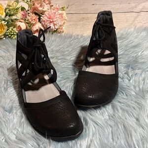 Naot Kata Lace-Up Sandal in Black Leather Sz 40